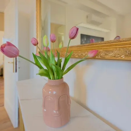 Tokyo - La Casa Di Carta Ούντινε